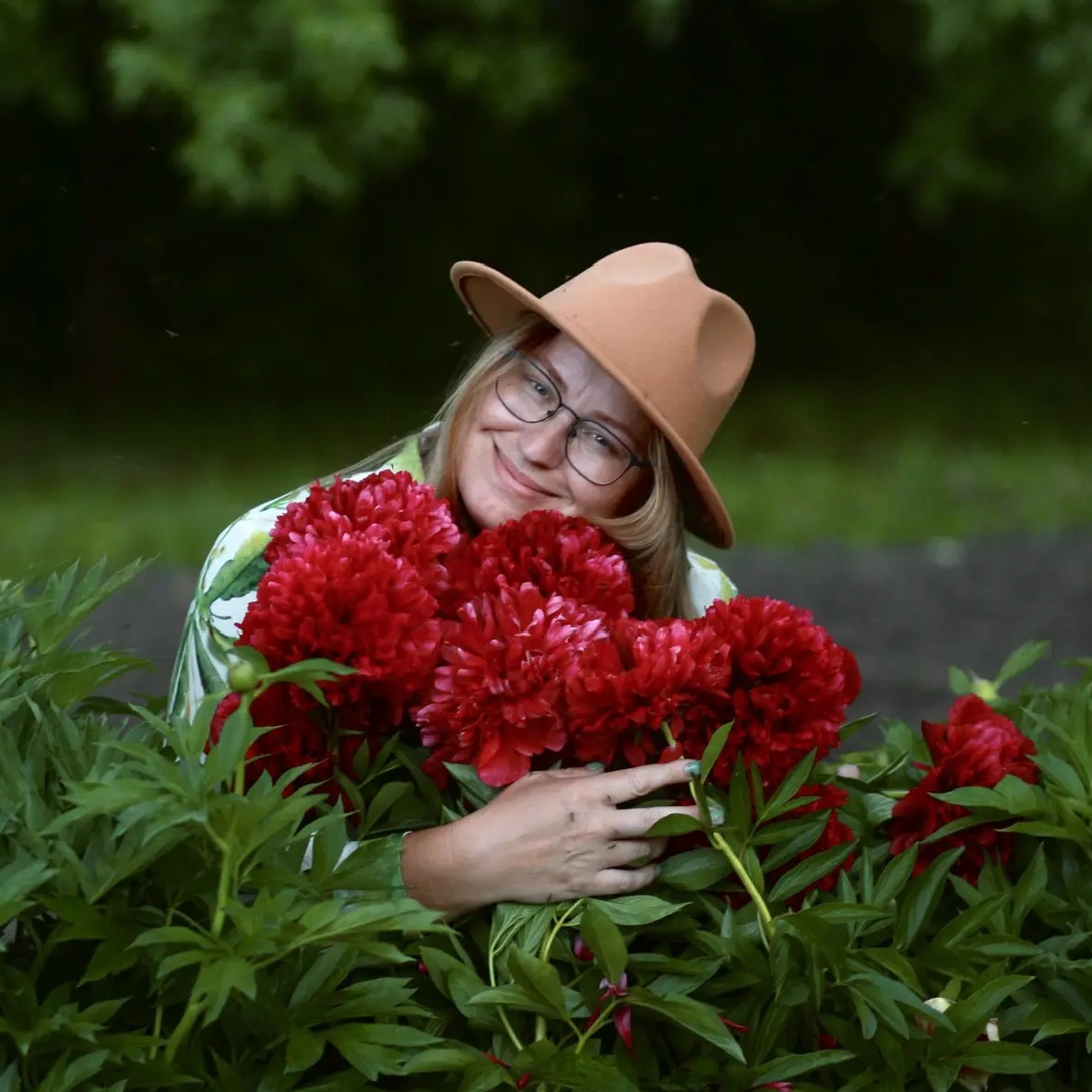 Домик окнами в сад