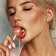 16+ Не порно, не голые. Сиськи в бикини, ню девушки и мамки